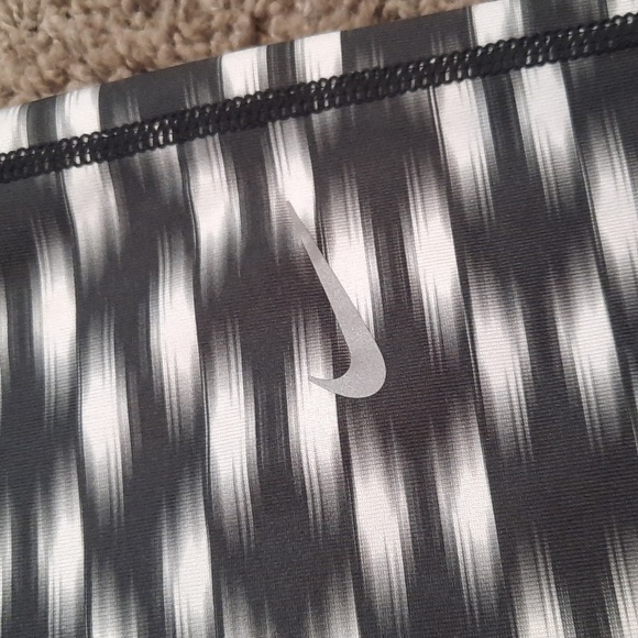 Nike Dri Fit Relay Printed Crop Running Capri Leggings - Picture 2 of 4